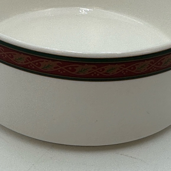 Mikasa Maxima Japan Holiday Fleur Covered Pointsettia Candy/Trinket Box - Picture 8 of 16